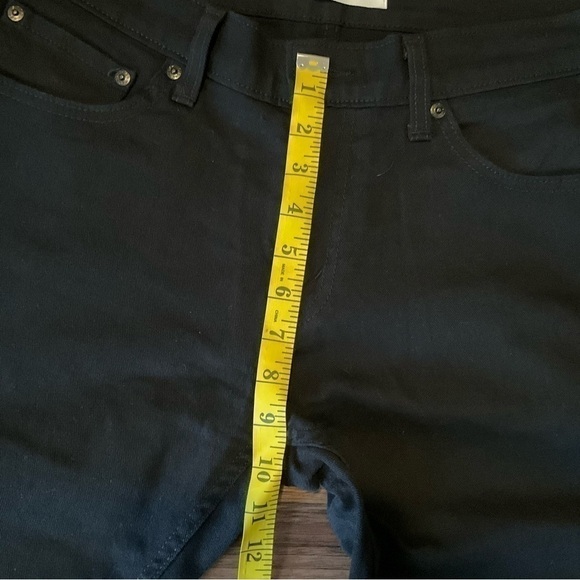 LEVI Signature Relaxed Fit Black Jeans - Picture 11 of 14